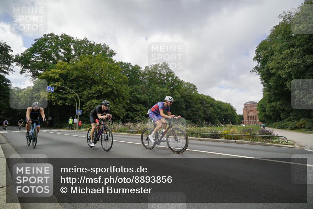 14.09.2025 - Stadtparktriathlon Michael Burmester http://msf.ph/oto/8893856 14.09.2025 11:58:20 Radfahren 945, 1002, 1040, 1083, 1101, 1112, 1121, 1143, 1155, 1160, 1180, 1213 meine-sportfotos.de