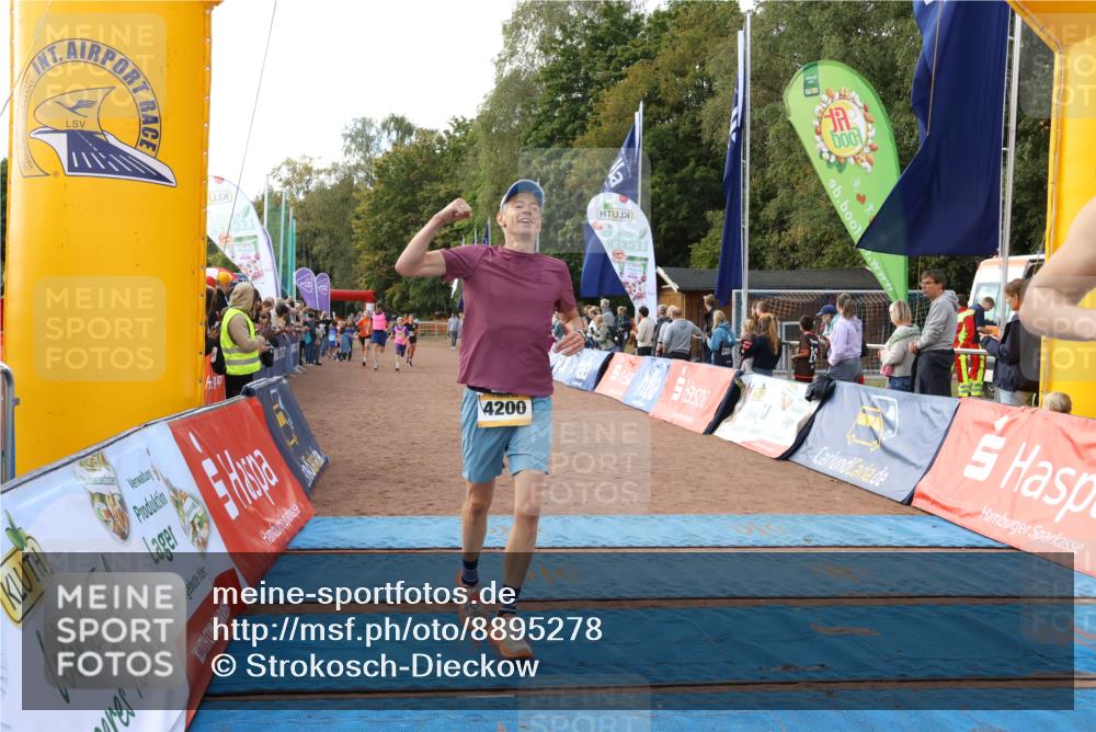 14.09.2025 - Airport Race Strokosch-Dieckow http://msf.ph/oto/8895278 14.09.2025 12:14:06 Ziel 44, 904, 1571, 4035, 4166, 4200, 5115, 5381, 5429, 5537 meine-sportfotos.de