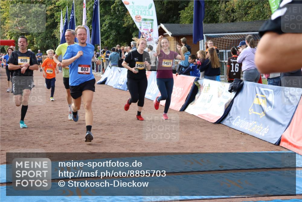 14.09.2025 - Airport Race Strokosch-Dieckow http://msf.ph/oto/8895703 14.09.2025 12:15:38 Ziel 133, 605, 803, 1262, 5194, 5288, 5323, 5425, 5426, 5433, 5516 meine-sportfotos.de