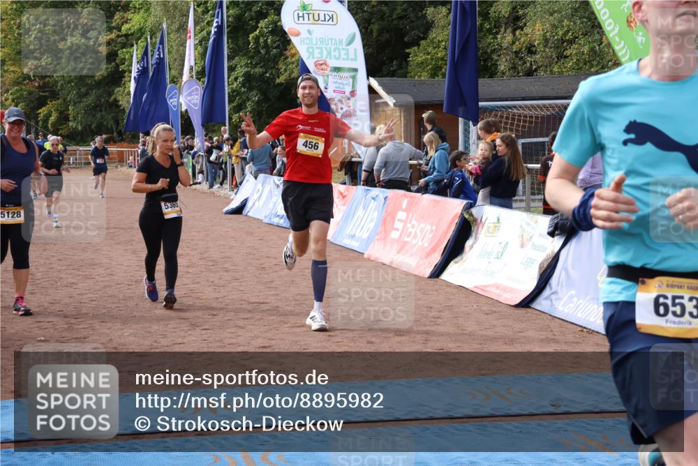 14.09.2025 - Airport Race Strokosch-Dieckow http://msf.ph/oto/8895982 14.09.2025 12:16:32 Ziel 119, 429, 456, 548, 653, 5128, 5211, 5365 meine-sportfotos.de