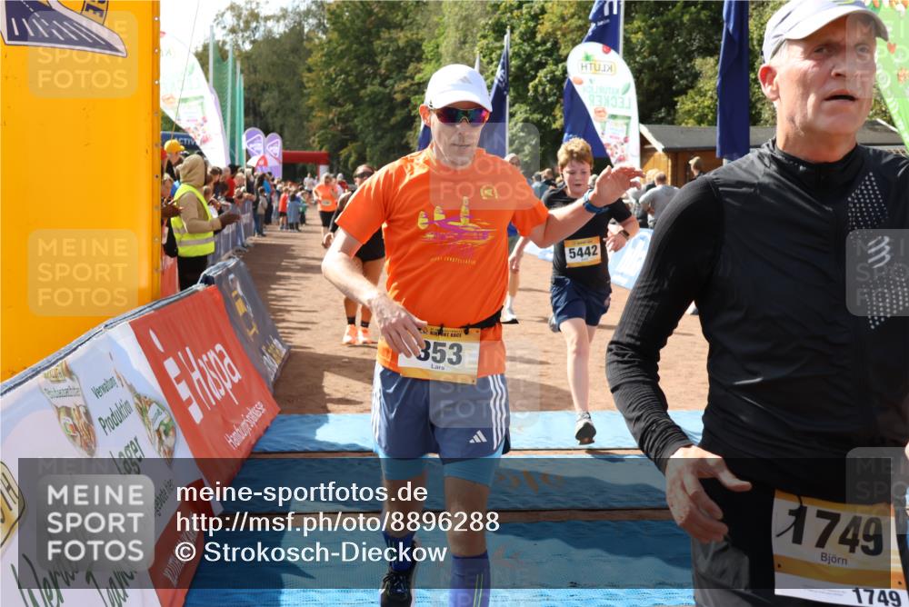 14.09.2025 - Airport Race Strokosch-Dieckow http://msf.ph/oto/8896288 14.09.2025 12:17:26 Ziel 53, 353, 648, 827, 1673, 1749, 4045, 4224, 5396, 5442 meine-sportfotos.de