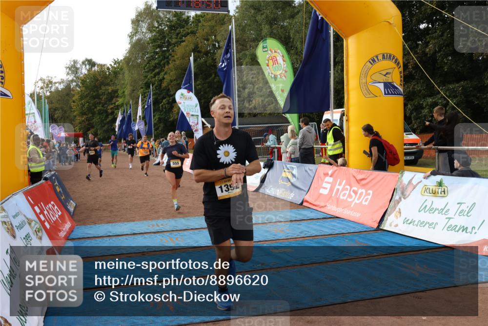 14.09.2025 - Airport Race Strokosch-Dieckow http://msf.ph/oto/8896620 14.09.2025 12:19:28 Ziel 72, 74, 174, 555, 746, 1050, 1059, 1392, 4055, 4143, 5268 meine-sportfotos.de