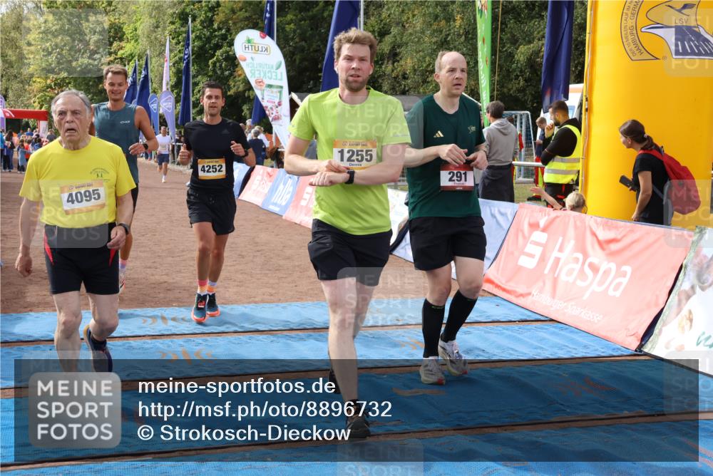 14.09.2025 - Airport Race Strokosch-Dieckow http://msf.ph/oto/8896732 14.09.2025 12:20:06 Ziel 26, 291, 595, 700, 1028, 1255, 4095, 4244, 4252, 5314 meine-sportfotos.de