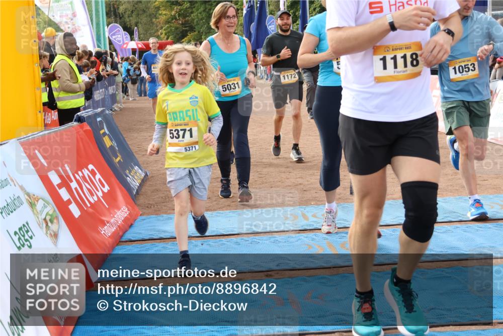 14.09.2025 - Airport Race Strokosch-Dieckow http://msf.ph/oto/8896842 14.09.2025 12:20:27 Ziel 221, 826, 1053, 1118, 1172, 1873, 2009, 2180, 4024, 4050, 4073, 5031, 5358, 5371, 5403, 5414 meine-sportfotos.de