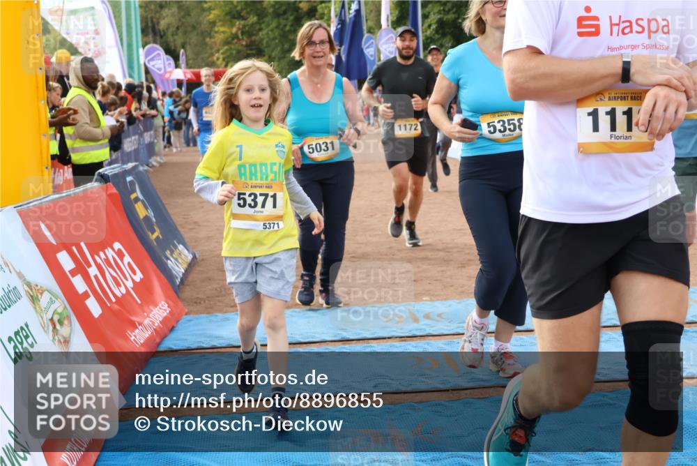 14.09.2025 - Airport Race Strokosch-Dieckow http://msf.ph/oto/8896855 14.09.2025 12:20:27 Ziel 221, 826, 1053, 1118, 1172, 1873, 2009, 2180, 4024, 4050, 4073, 5031, 5358, 5371, 5403, 5414 meine-sportfotos.de