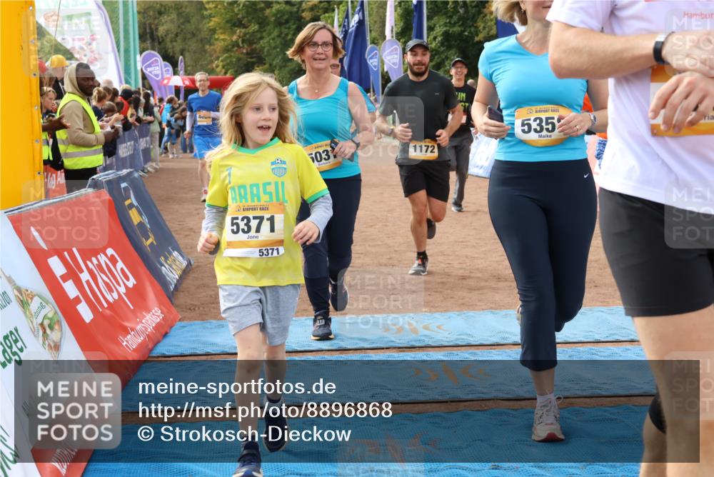 14.09.2025 - Airport Race Strokosch-Dieckow http://msf.ph/oto/8896868 14.09.2025 12:20:27 Ziel 221, 826, 1053, 1118, 1172, 1873, 2009, 2180, 4024, 4050, 4073, 5031, 5358, 5371, 5403, 5414 meine-sportfotos.de