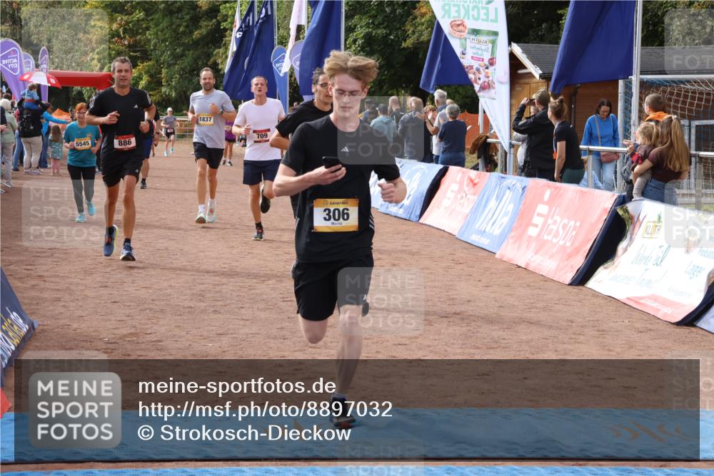 14.09.2025 - Airport Race Strokosch-Dieckow http://msf.ph/oto/8897032 14.09.2025 12:21:03 Ziel 306, 393, 709, 715, 794, 886, 1049, 1520, 1837, 5545 meine-sportfotos.de