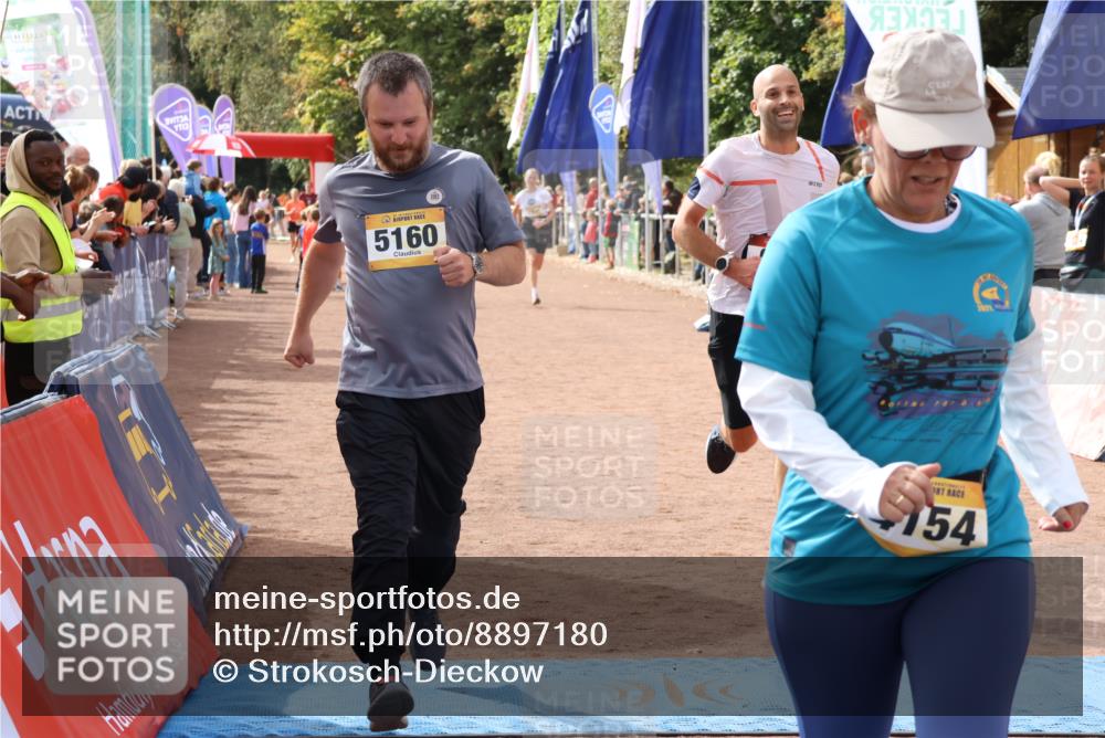 14.09.2025 - Airport Race Strokosch-Dieckow http://msf.ph/oto/8897180 14.09.2025 12:21:32 Ziel 34, 683, 1033, 1930, 4154, 5160 meine-sportfotos.de