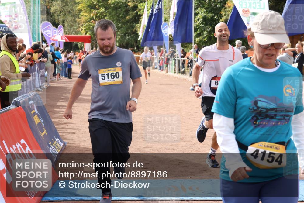 14.09.2025 - Airport Race Strokosch-Dieckow http://msf.ph/oto/8897186 14.09.2025 12:21:32 Ziel 34, 683, 1033, 1930, 4154, 5160 meine-sportfotos.de
