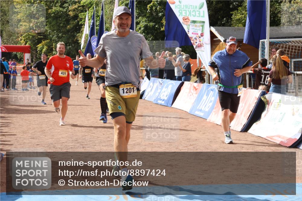 14.09.2025 - Airport Race Strokosch-Dieckow http://msf.ph/oto/8897424 14.09.2025 12:22:05 Ziel 431, 435, 573, 664, 1201, 1412, 1772, 4192, 4261, 5001, 5410 meine-sportfotos.de