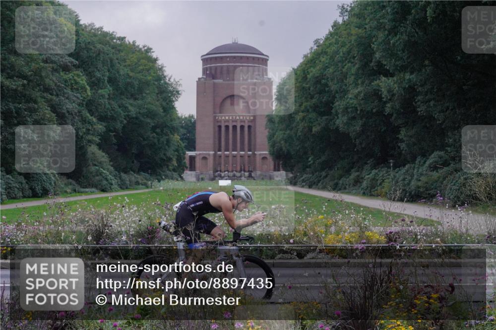 14.09.2025 - Stadtparktriathlon Michael Burmester http://msf.ph/oto/8897435 14.09.2025 08:53:11 Radfahren 315 meine-sportfotos.de