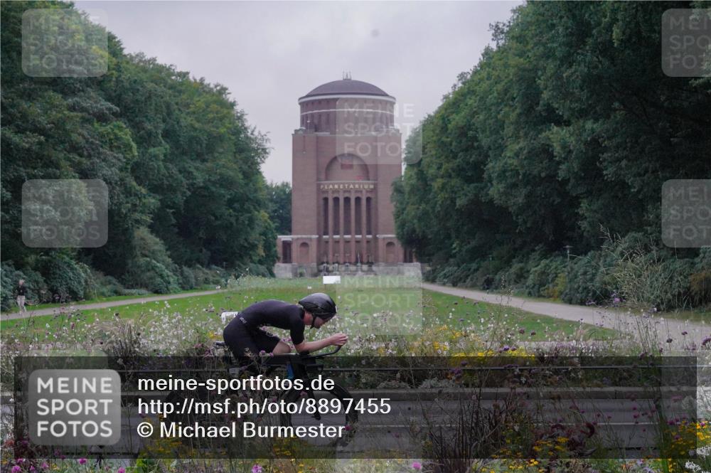 14.09.2025 - Stadtparktriathlon Michael Burmester http://msf.ph/oto/8897455 14.09.2025 08:54:02 Radfahren 309, 334, 355 meine-sportfotos.de