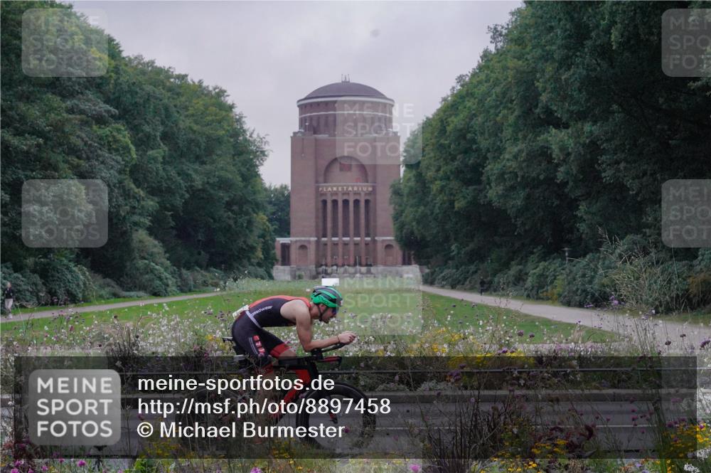 14.09.2025 - Stadtparktriathlon Michael Burmester http://msf.ph/oto/8897458 14.09.2025 08:54:03 Radfahren 309, 334, 355 meine-sportfotos.de
