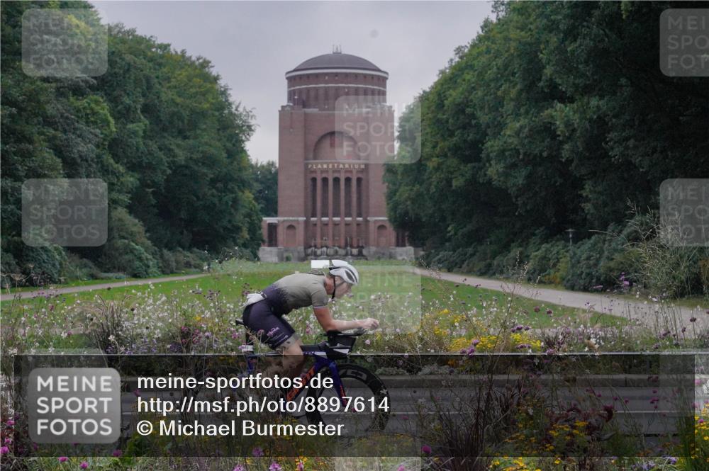 14.09.2025 - Stadtparktriathlon Michael Burmester http://msf.ph/oto/8897614 14.09.2025 08:56:38 Radfahren 326, 333, 345, 347, 366, 375, 451 meine-sportfotos.de