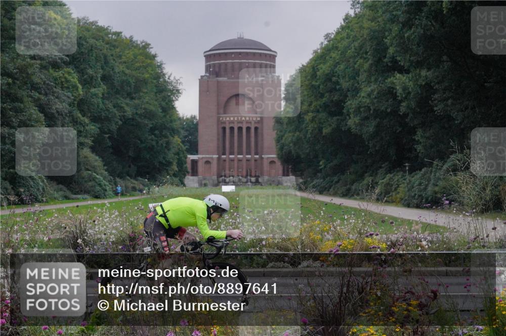 14.09.2025 - Stadtparktriathlon Michael Burmester http://msf.ph/oto/8897641 14.09.2025 08:56:58 Radfahren 337, 341, 352, 354, 362 meine-sportfotos.de