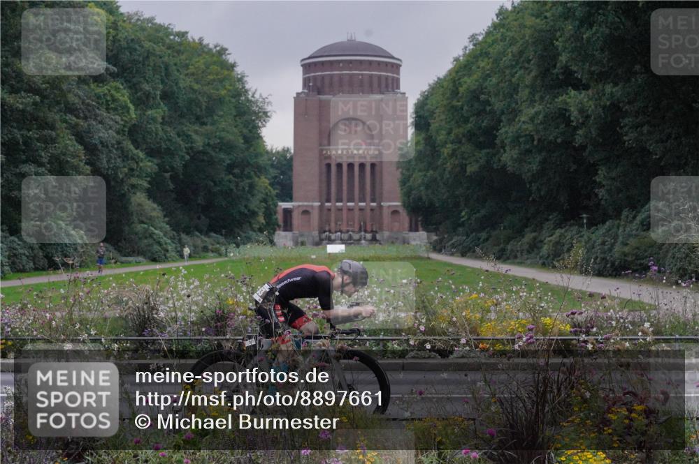 14.09.2025 - Stadtparktriathlon Michael Burmester http://msf.ph/oto/8897661 14.09.2025 08:57:19 Radfahren 316, 348, 353 meine-sportfotos.de