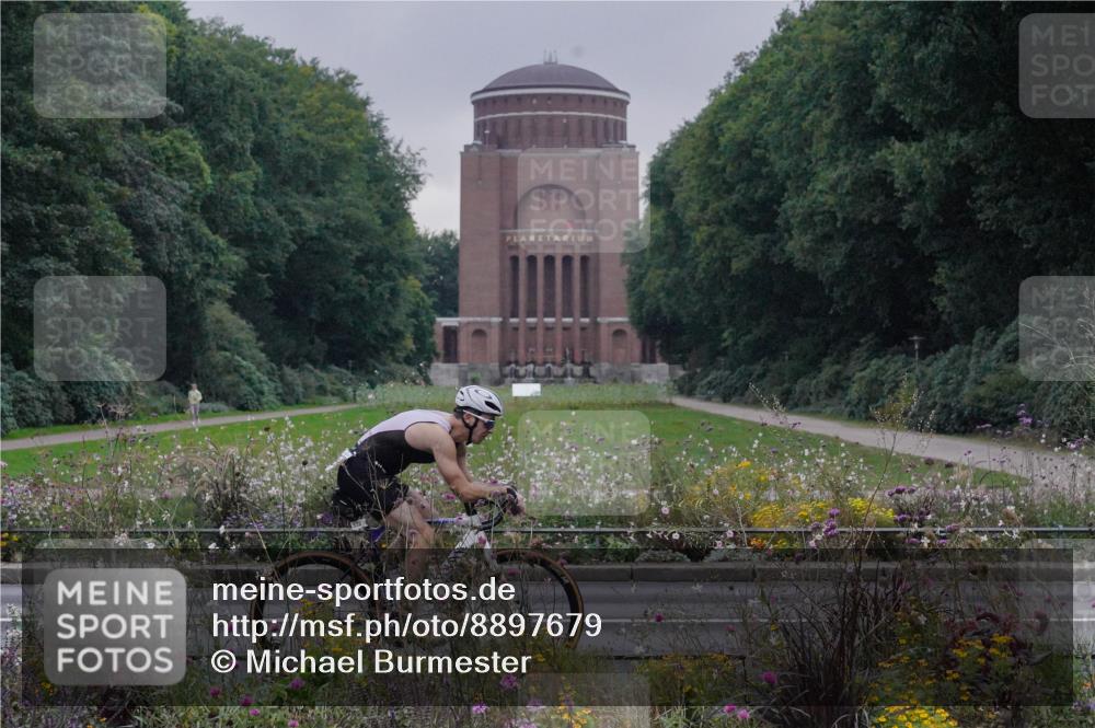 14.09.2025 - Stadtparktriathlon Michael Burmester http://msf.ph/oto/8897679 14.09.2025 08:57:33 Radfahren 316, 319, 332 meine-sportfotos.de