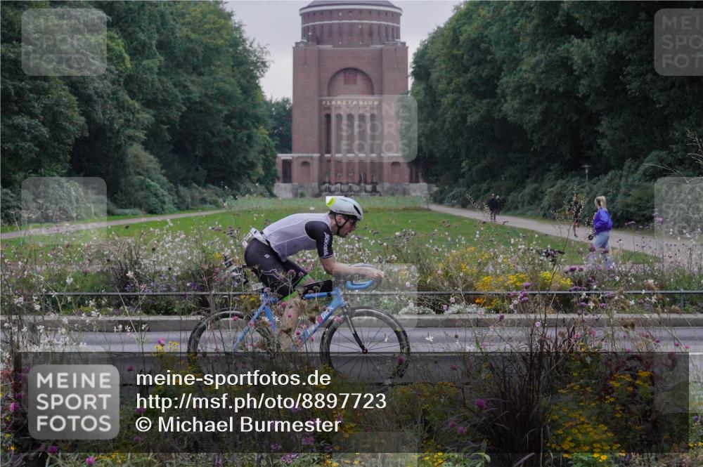 14.09.2025 - Stadtparktriathlon Michael Burmester http://msf.ph/oto/8897723 14.09.2025 08:58:48 Radfahren 315, 367 meine-sportfotos.de
