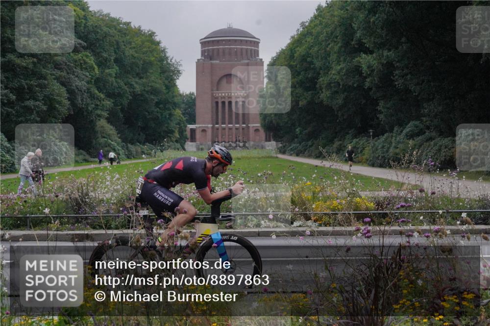 14.09.2025 - Stadtparktriathlon Michael Burmester http://msf.ph/oto/8897863 14.09.2025 09:02:16 Radfahren 301, 333, 366, 371, 373 meine-sportfotos.de
