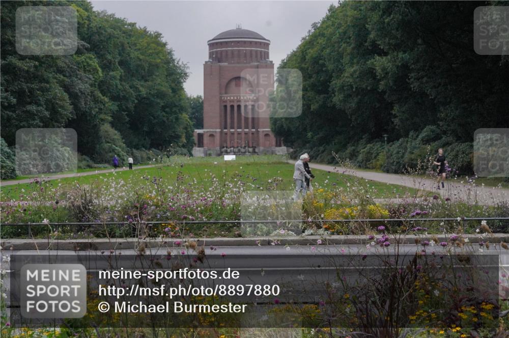 14.09.2025 - Stadtparktriathlon Michael Burmester http://msf.ph/oto/8897880 14.09.2025 09:02:23 Radfahren 318, 333, 339, 363, 366, 371 meine-sportfotos.de