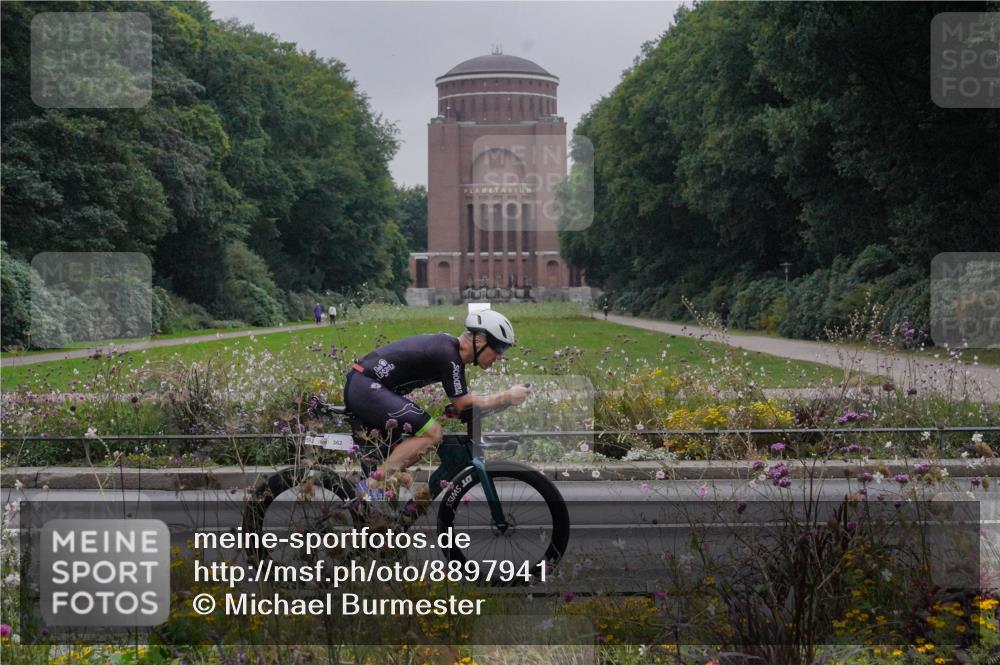 14.09.2025 - Stadtparktriathlon Michael Burmester http://msf.ph/oto/8897941 14.09.2025 09:02:56 Radfahren 302, 341, 352, 362, 451 meine-sportfotos.de