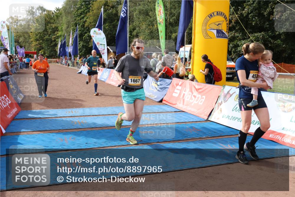 14.09.2025 - Airport Race Strokosch-Dieckow http://msf.ph/oto/8897965 14.09.2025 12:23:08 Ziel 452, 1667, 1694, 5260, 5522 meine-sportfotos.de