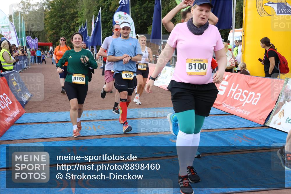 14.09.2025 - Airport Race Strokosch-Dieckow http://msf.ph/oto/8898460 14.09.2025 12:25:09 Ziel 442, 704, 810, 858, 1139, 1194, 1258, 1644, 1654, 1766, 1950, 1993, 2138, 4152, 5075, 5100 meine-sportfotos.de