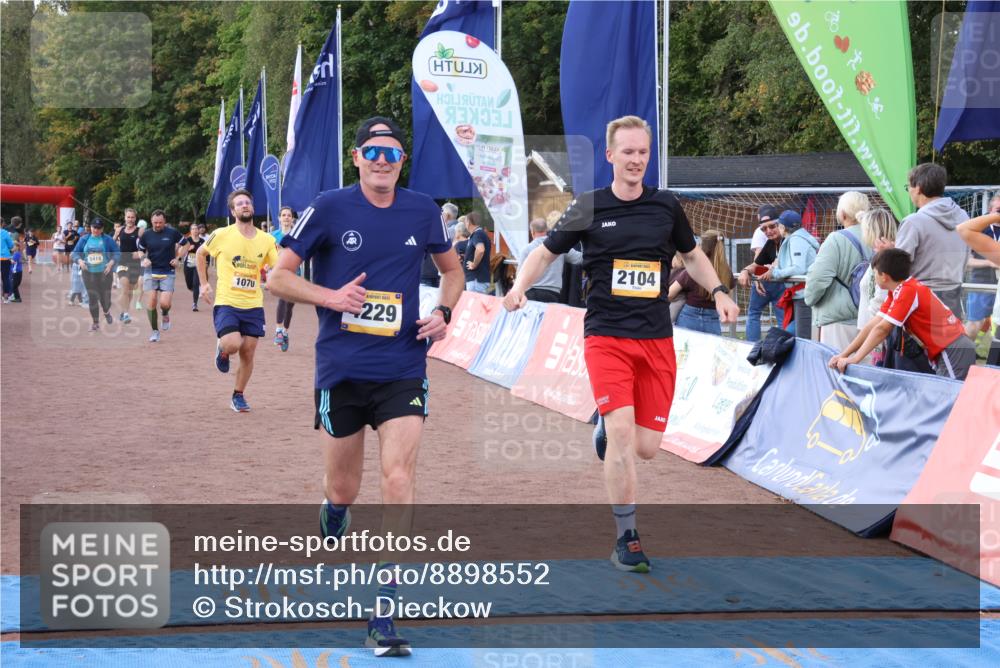 14.09.2025 - Airport Race Strokosch-Dieckow http://msf.ph/oto/8898552 14.09.2025 12:25:20 Ziel 190, 264, 858, 872, 1070, 1210, 1464, 1736, 1943, 2104, 4229 meine-sportfotos.de