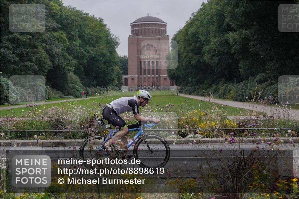 14.09.2025 - Stadtparktriathlon Michael Burmester http://msf.ph/oto/8898619 14.09.2025 09:04:48 Radfahren 321, 367, 405, 476 meine-sportfotos.de