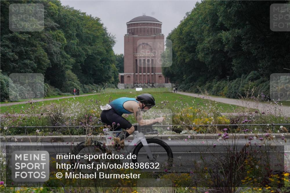 14.09.2025 - Stadtparktriathlon Michael Burmester http://msf.ph/oto/8898632 14.09.2025 09:04:59 Radfahren 313, 378, 405, 435 meine-sportfotos.de