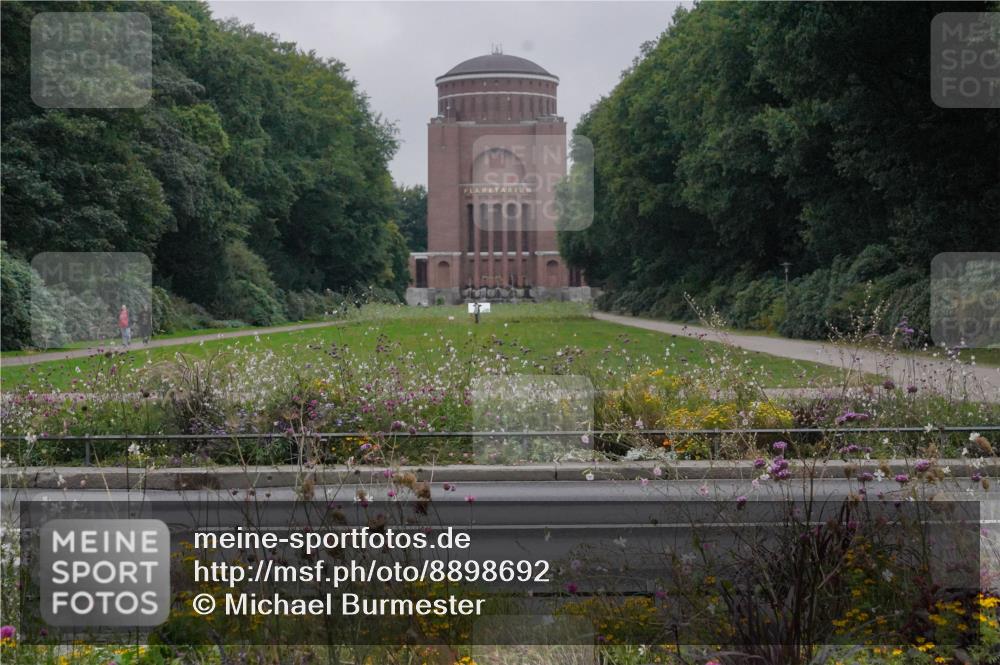 14.09.2025 - Stadtparktriathlon Michael Burmester http://msf.ph/oto/8898692 14.09.2025 09:05:42 Radfahren 310, 317, 327, 330, 394 meine-sportfotos.de