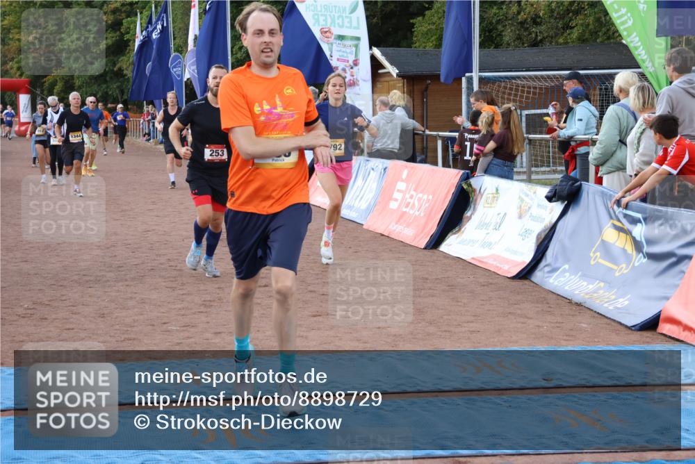 14.09.2025 - Airport Race Strokosch-Dieckow http://msf.ph/oto/8898729 14.09.2025 12:25:59 Ziel 96, 253, 633, 649, 777, 1344, 1346, 1717, 1792, 1880, 1895, 1912, 2161, 5029 meine-sportfotos.de