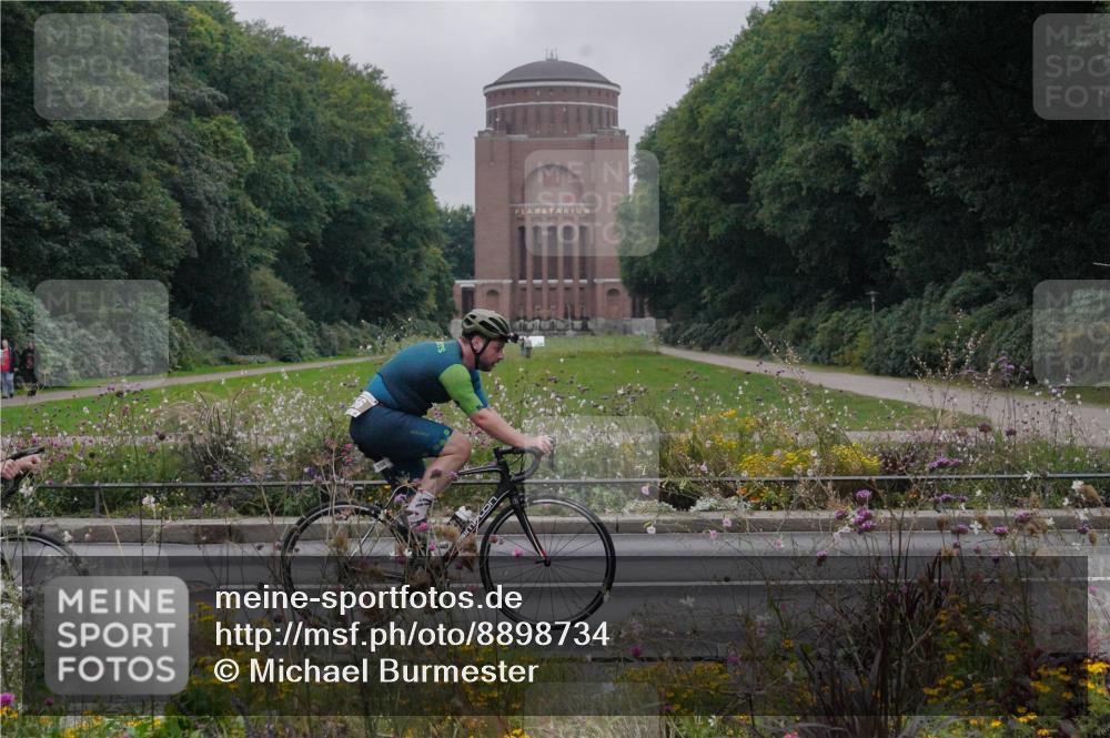14.09.2025 - Stadtparktriathlon Michael Burmester http://msf.ph/oto/8898734 14.09.2025 09:06:01 Radfahren 306, 307, 320, 356, 412, 480 meine-sportfotos.de
