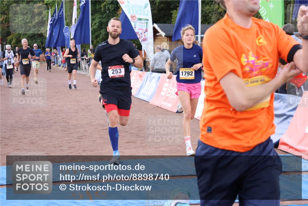 14.09.2025 - Airport Race Strokosch-Dieckow http://msf.ph/oto/8898740 14.09.2025 12:26:00 Ziel 96, 253, 381, 633, 777, 1344, 1346, 1717, 1792, 1880, 1895, 1912, 2161, 5029 meine-sportfotos.de