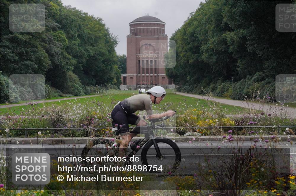 14.09.2025 - Stadtparktriathlon Michael Burmester http://msf.ph/oto/8898754 14.09.2025 09:06:12 Radfahren 335, 359, 402, 431 meine-sportfotos.de