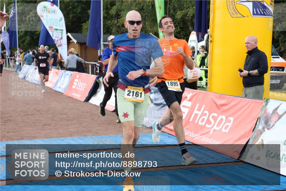 14.09.2025 - Airport Race Strokosch-Dieckow http://msf.ph/oto/8898793 14.09.2025 12:26:08 Ziel 96, 117, 245, 381, 1056, 1344, 1433, 1880, 1895, 1912, 2161, 4235, 5029 meine-sportfotos.de