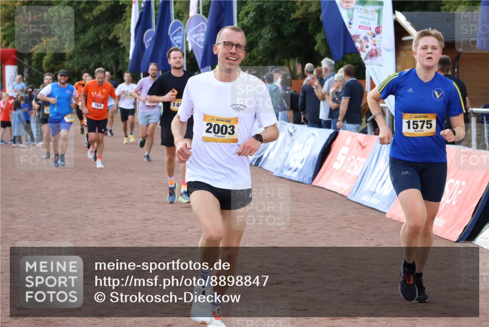 14.09.2025 - Airport Race Strokosch-Dieckow http://msf.ph/oto/8898847 14.09.2025 12:26:18 Ziel 122, 149, 151, 321, 764, 978, 1276, 1401, 1433, 1575, 1881, 2003, 2038, 2135, 4235 meine-sportfotos.de