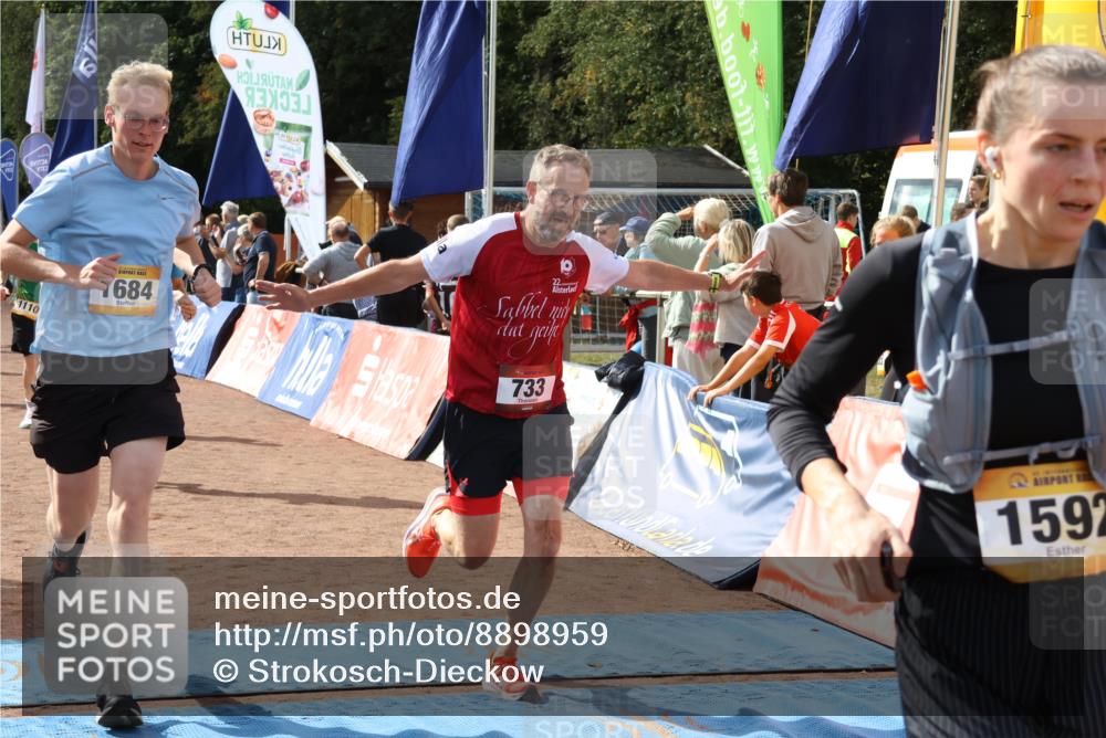 14.09.2025 - Airport Race Strokosch-Dieckow http://msf.ph/oto/8898959 14.09.2025 12:26:35 Ziel 285, 361, 636, 733, 915, 1110, 1592, 1684, 2103, 2144, 2178, 4047, 4069, 4240 meine-sportfotos.de