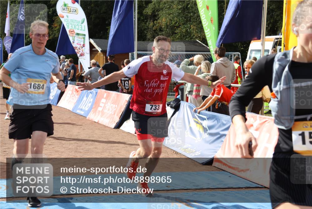 14.09.2025 - Airport Race Strokosch-Dieckow http://msf.ph/oto/8898965 14.09.2025 12:26:35 Ziel 285, 361, 636, 733, 915, 1110, 1592, 1684, 2103, 2144, 2178, 4047, 4069, 4240 meine-sportfotos.de