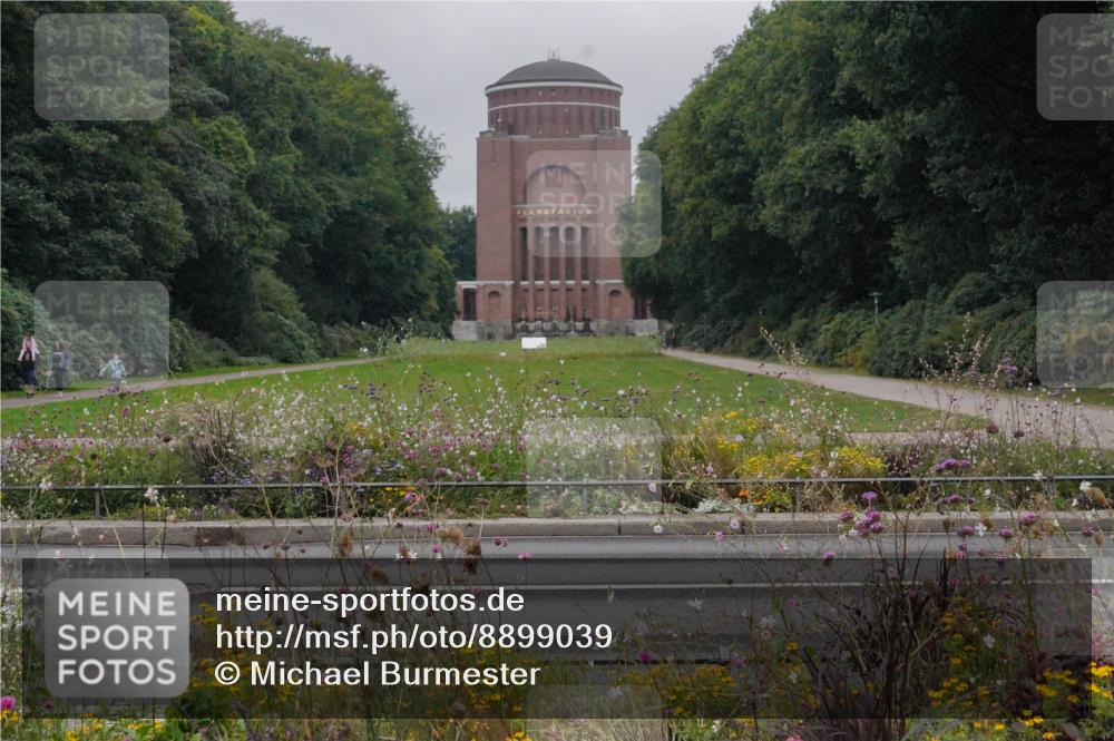 14.09.2025 - Stadtparktriathlon Michael Burmester http://msf.ph/oto/8899039 14.09.2025 09:09:13 Radfahren 323, 341, 352, 353, 379 meine-sportfotos.de