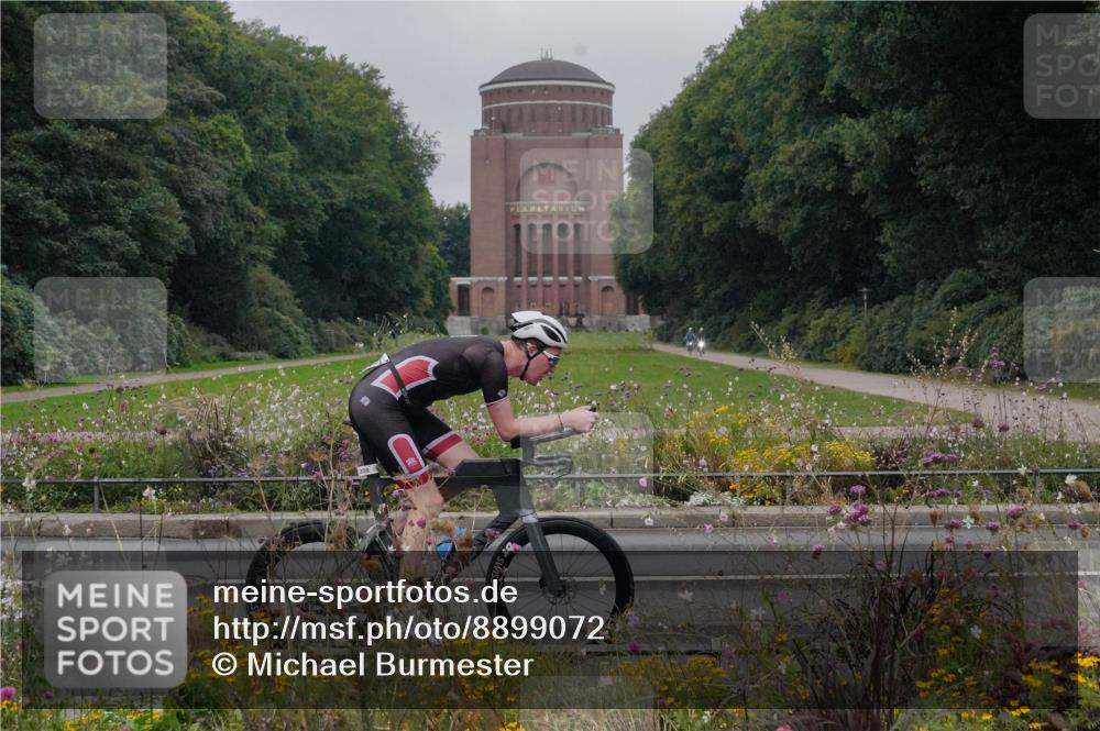 14.09.2025 - Stadtparktriathlon Michael Burmester http://msf.ph/oto/8899072 14.09.2025 09:09:29 Radfahren 337, 349, 354, 361, 376, 398, 451 meine-sportfotos.de