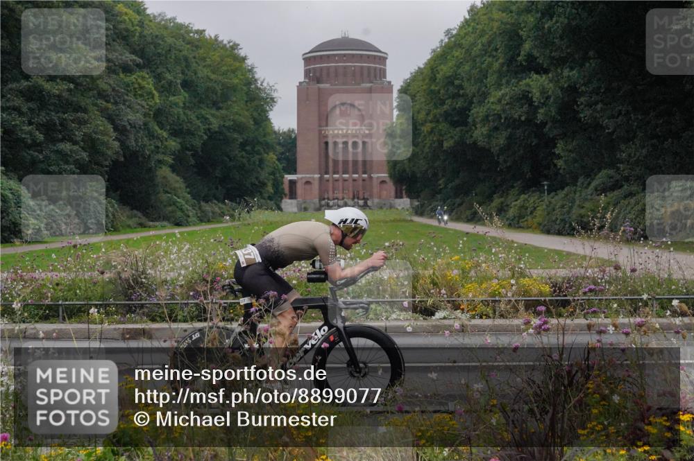 14.09.2025 - Stadtparktriathlon Michael Burmester http://msf.ph/oto/8899077 14.09.2025 09:09:30 Radfahren 337, 349, 354, 361, 376, 398, 399, 451 meine-sportfotos.de