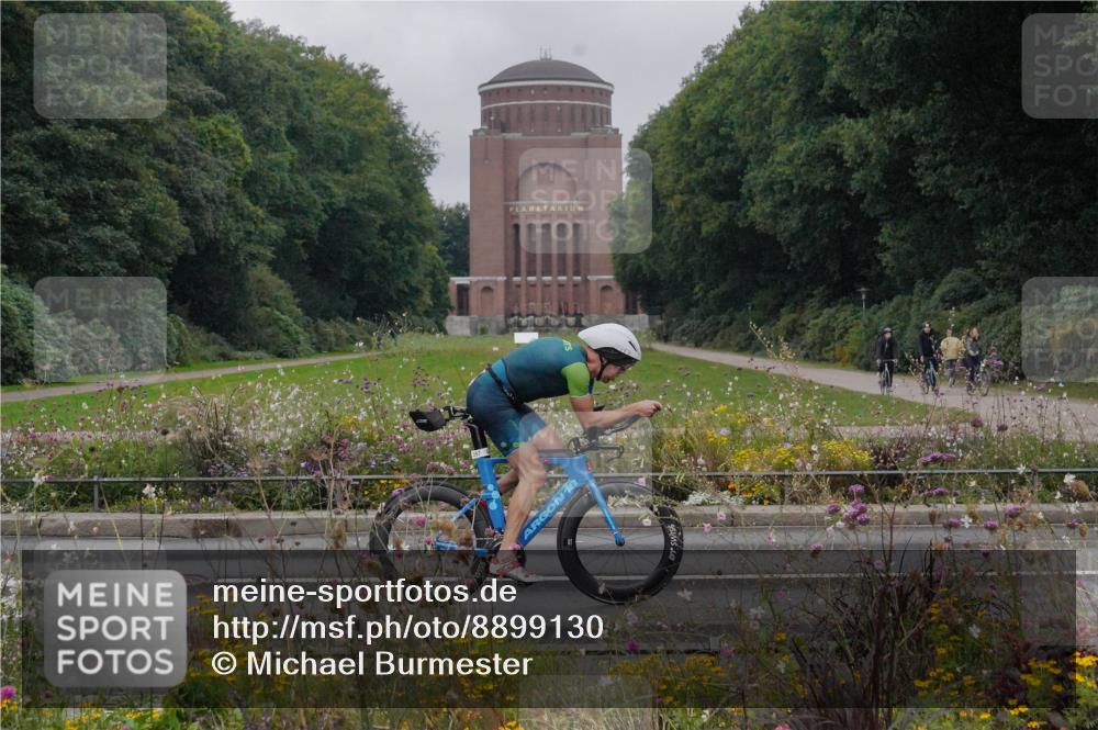 14.09.2025 - Stadtparktriathlon Michael Burmester http://msf.ph/oto/8899130 14.09.2025 09:10:05 Radfahren 311, 315, 328, 348, 350, 357, 387, 413, 414 meine-sportfotos.de