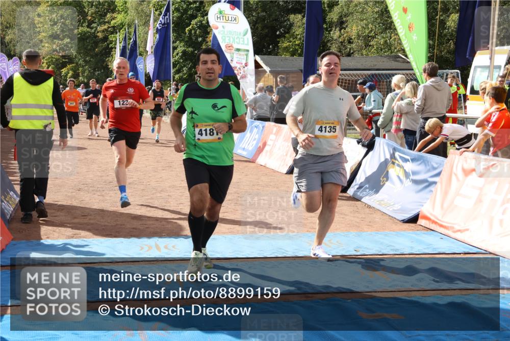 14.09.2025 - Airport Race Strokosch-Dieckow http://msf.ph/oto/8899159 14.09.2025 12:27:00 Ziel 123, 277, 297, 298, 805, 1414, 1643, 1658, 1707, 1776, 1803, 1960, 4135, 4181, 5530 meine-sportfotos.de