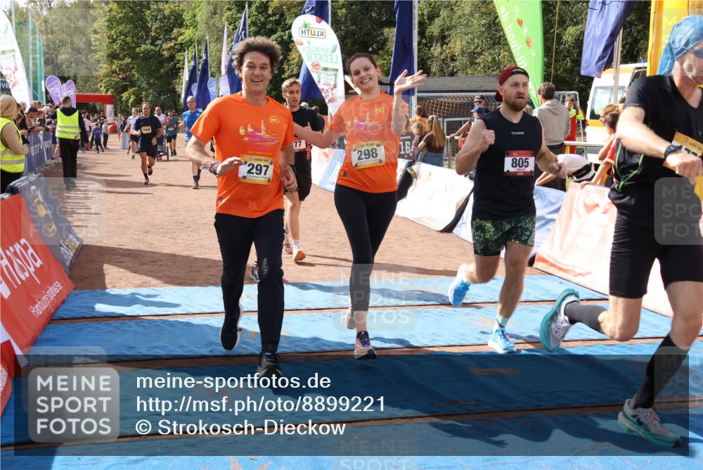 14.09.2025 - Airport Race Strokosch-Dieckow http://msf.ph/oto/8899221 14.09.2025 12:27:05 Ziel 73, 123, 172, 277, 297, 298, 562, 589, 644, 805, 1036, 1414, 1643, 1658, 1707, 1776, 1960, 5530 meine-sportfotos.de