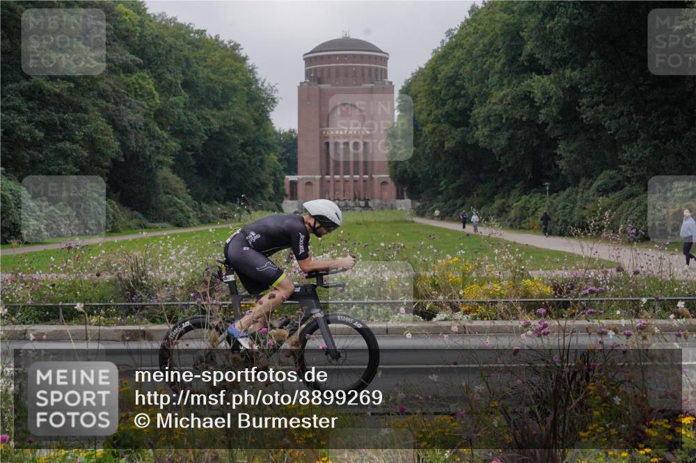 14.09.2025 - Stadtparktriathlon Michael Burmester http://msf.ph/oto/8899269 14.09.2025 09:11:01 Radfahren 302, 351, 355, 360, 415, 435 meine-sportfotos.de