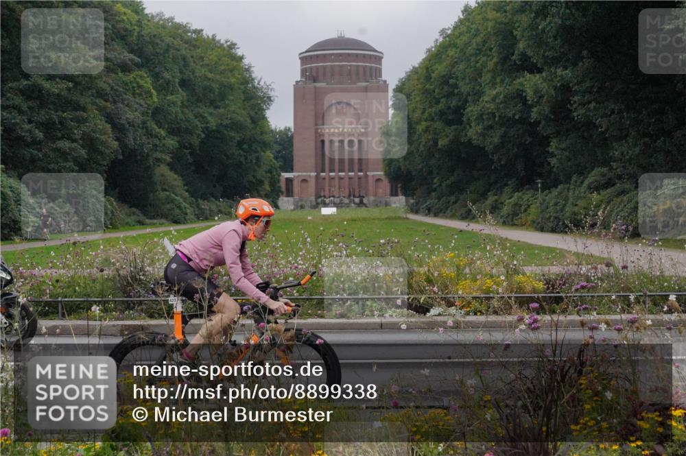 14.09.2025 - Stadtparktriathlon Michael Burmester http://msf.ph/oto/8899338 14.09.2025 09:11:28 Radfahren 316, 321, 378, 405, 423 meine-sportfotos.de