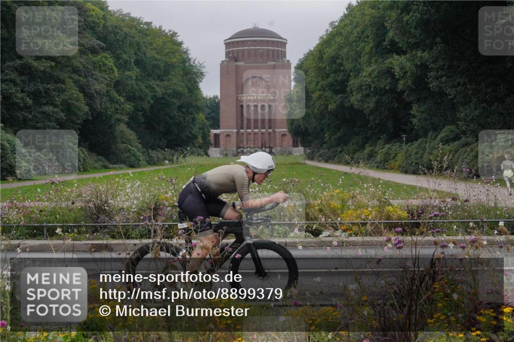 14.09.2025 - Stadtparktriathlon Michael Burmester http://msf.ph/oto/8899379 14.09.2025 09:11:51 Radfahren 331, 335, 338, 394 meine-sportfotos.de