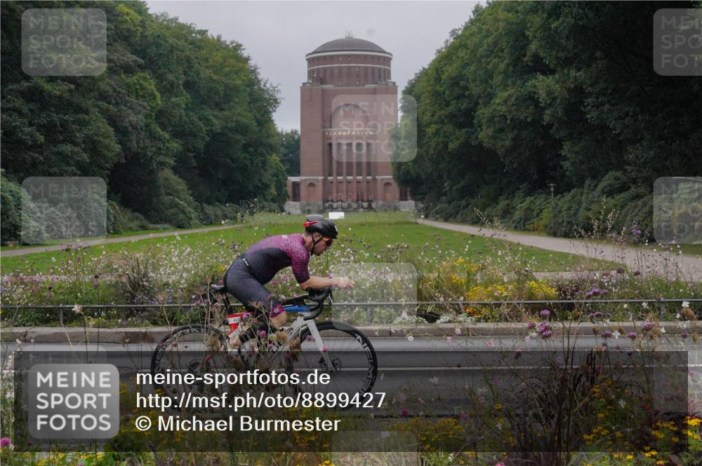 14.09.2025 - Stadtparktriathlon Michael Burmester http://msf.ph/oto/8899427 14.09.2025 09:12:45 Radfahren 320, 334, 356, 422 meine-sportfotos.de