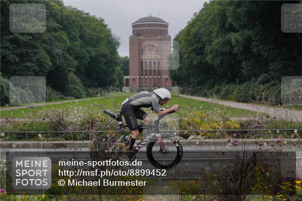 14.09.2025 - Stadtparktriathlon Michael Burmester http://msf.ph/oto/8899452 14.09.2025 09:13:01 Radfahren 306, 314, 358 meine-sportfotos.de